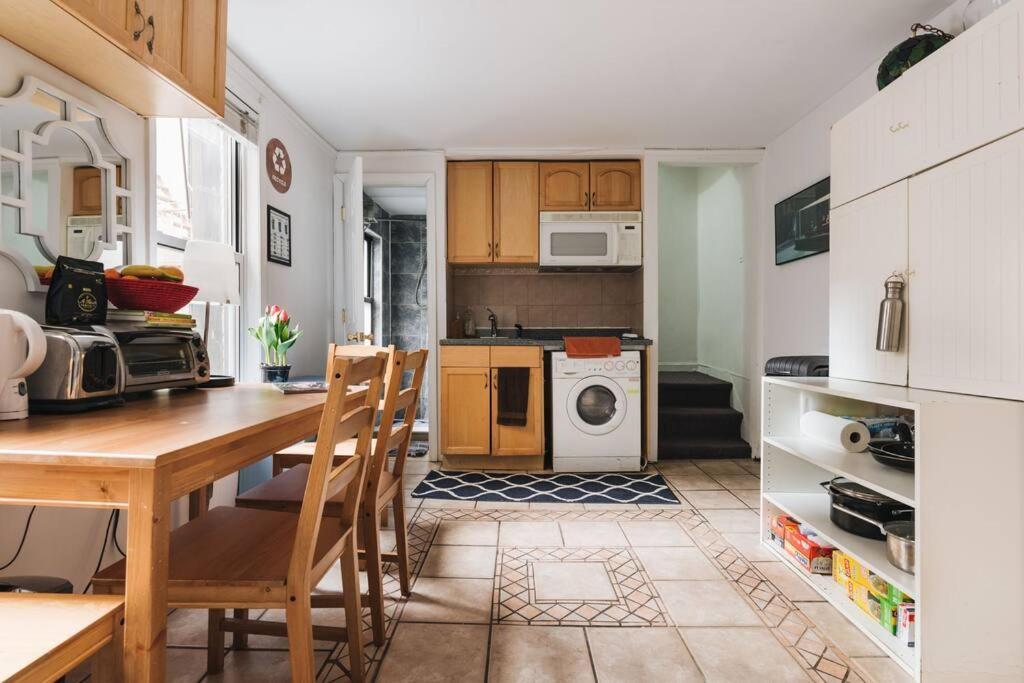 Pangsapuri East Village Townhouse New York